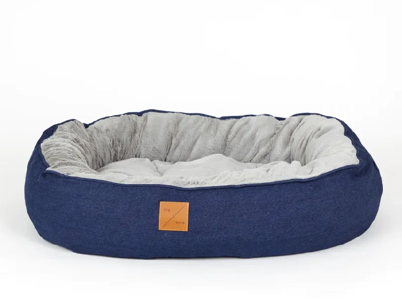  -Anti-scratch scratching board AND cat bed in oneMog & Bone 4 Seasons Dog Reversible Bed - Blue Denim - X-Large